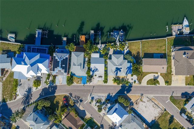 318 182ND AVENUE E, Redington Shores, FL 33708