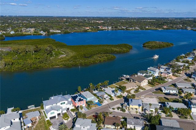 318 182ND AVENUE E, Redington Shores, FL 33708