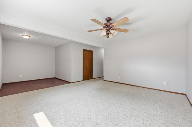 2523 33rd Avenue S, Moorhead, MN 56560