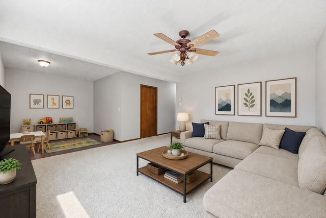 2523 33rd Avenue S, Moorhead, MN 56560