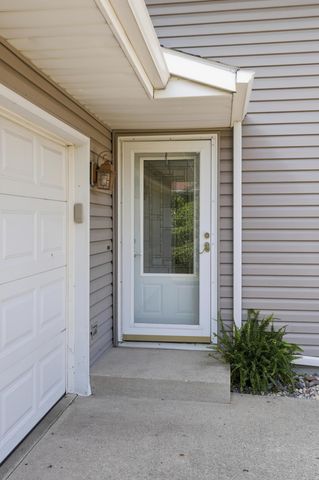 2523 33rd Avenue S, Moorhead, MN 56560