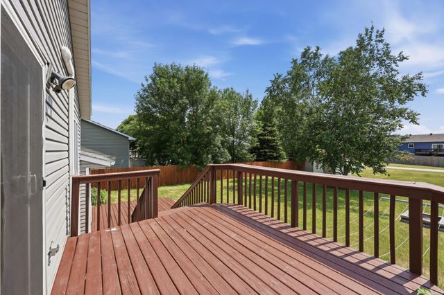2523 33rd Avenue S, Moorhead, MN 56560