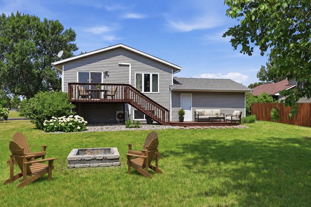 2523 33rd Avenue S, Moorhead, MN 56560