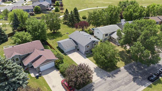 2523 33rd Avenue S, Moorhead, MN 56560