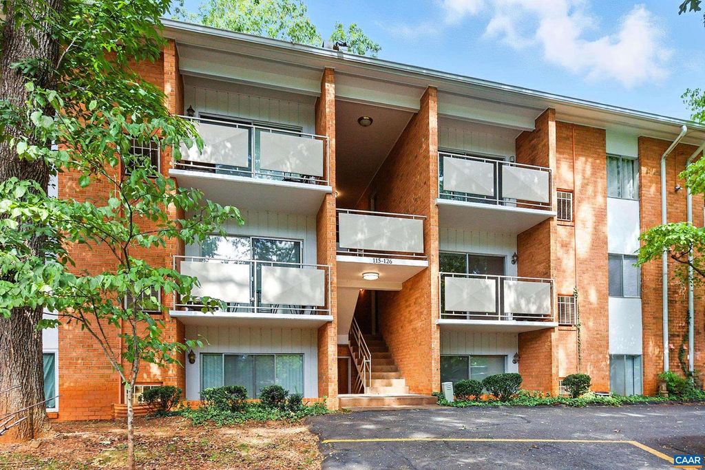 1800 JEFFERSON PARK AVE #120, Charlottesville, VA 22903