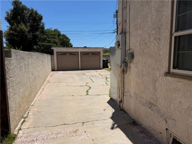 1932 W 84th, Los Angeles, CA 90047