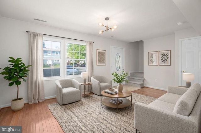1804 PICADILLY CIRCUS, Culpeper, VA 22701