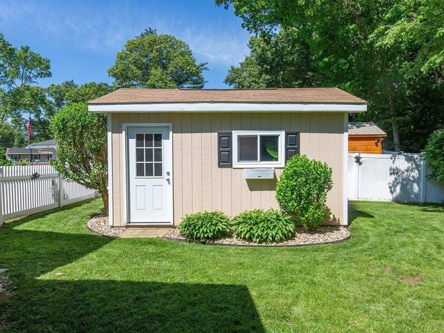 42 Bruce Road, Bellingham, MA 02019