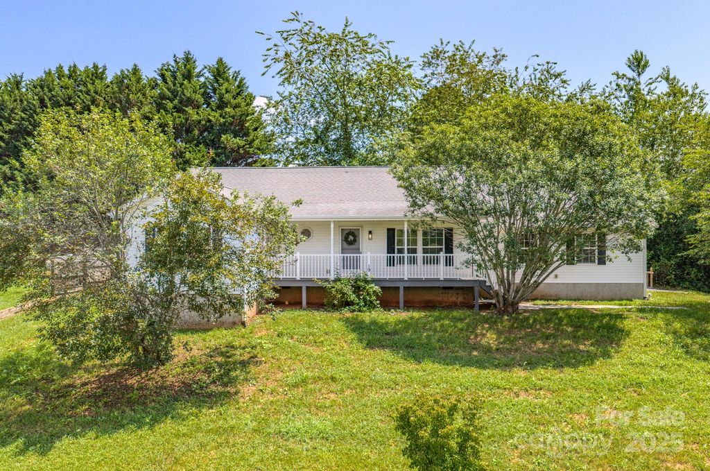 19 New Liberty Road, Leicester, NC 28748