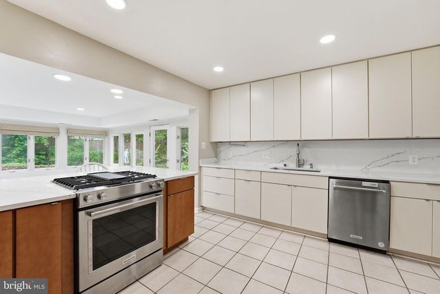 2419 CLAREMONT DR, Falls Church, VA 22043