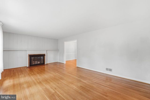 2419 CLAREMONT DR, Falls Church, VA 22043
