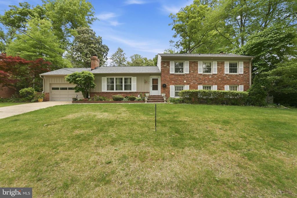 2419 CLAREMONT DR, Falls Church, VA 22043