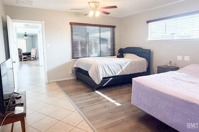 1904 Ridgewood Drive, Bakersfield, CA 93306