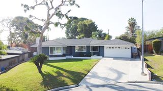 1904 Ridgewood Drive, Bakersfield, CA 93306