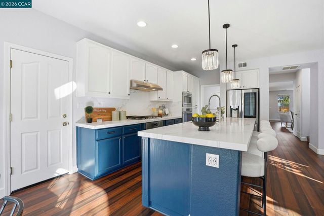 5244 S Montecito Dr, Concord, CA 94521