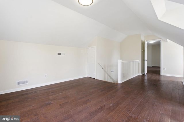 8001 W END DR, Baltimore, MD 21226