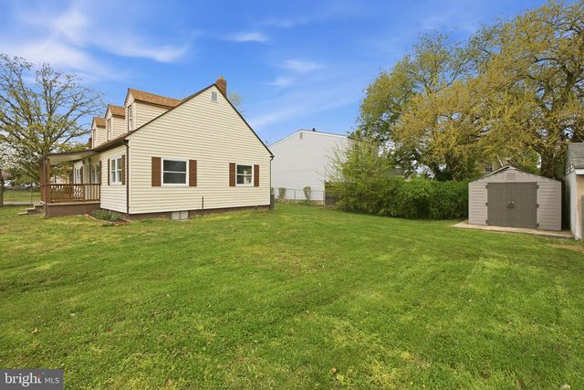 8001 W END DR, Baltimore, MD 21226