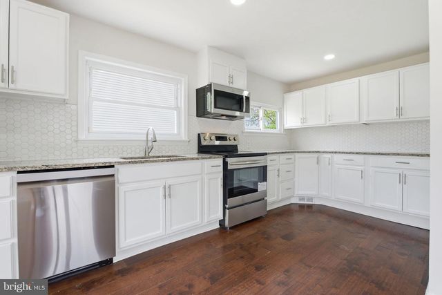 8001 W END DR, Baltimore, MD 21226