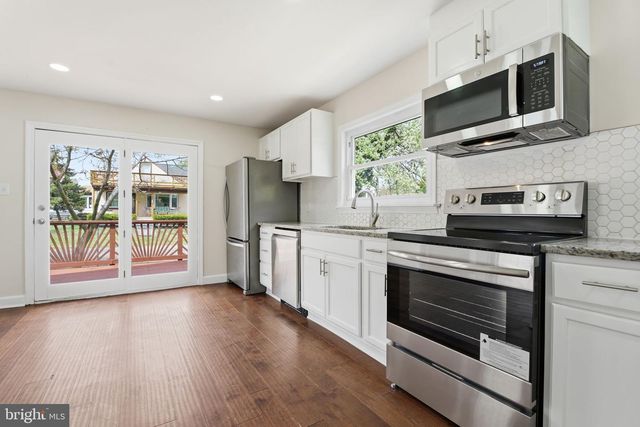 8001 W END DR, Baltimore, MD 21226