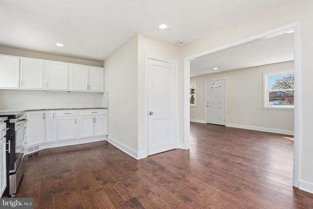 8001 W END DR, Baltimore, MD 21226