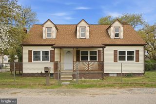 8001 W END DR, Baltimore, MD 21226