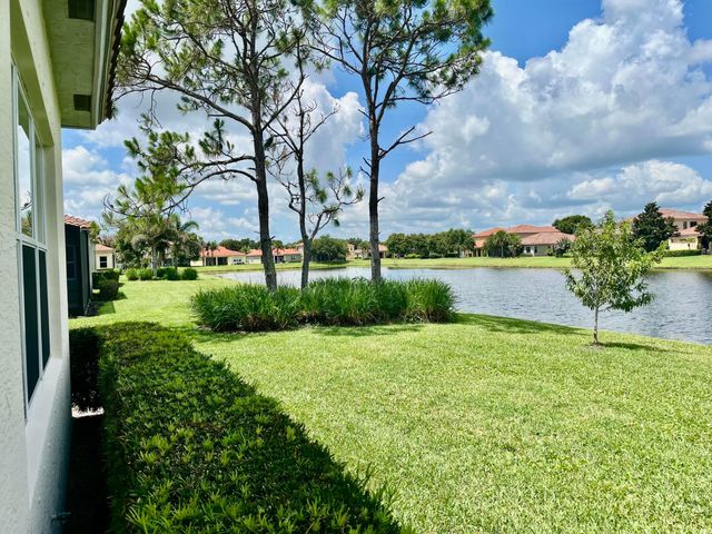 5579 55th Avenue, Vero Beach, FL 32967