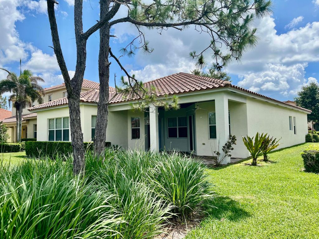 5579 55th Avenue, Vero Beach, FL 32967