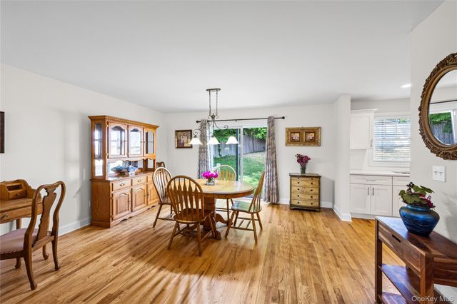3 Clear Creek Court, Huntington Station, NY 11746