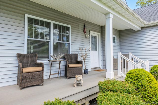 3 Clear Creek Court, Huntington Station, NY 11746