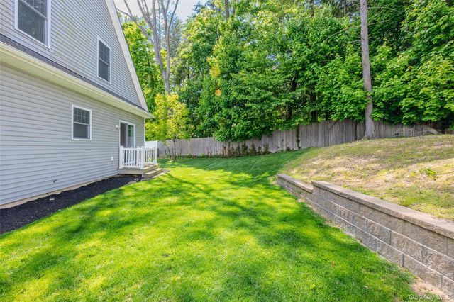 3 Clear Creek Court, Huntington Station, NY 11746