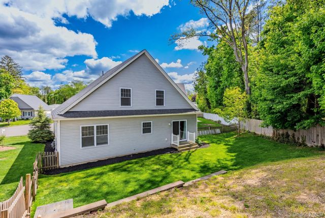 3 Clear Creek Court, Huntington Station, NY 11746