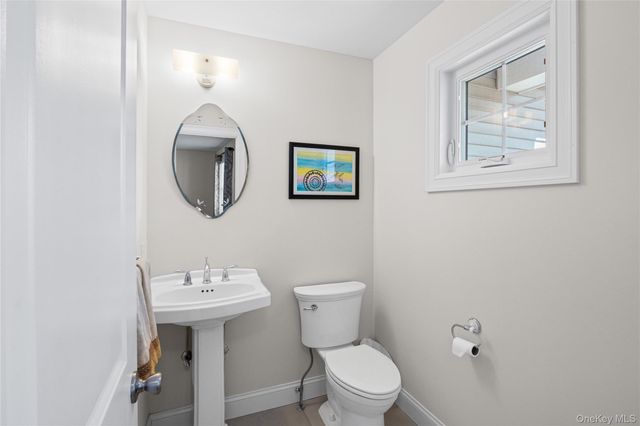 3 Clear Creek Court, Huntington Station, NY 11746