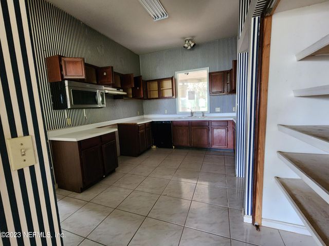 2816 LAKE SHORE Boulevard, Jacksonville, FL 32210