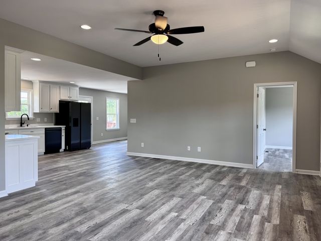 1001 Addys Ln, Lawrenceburg, TN 38464