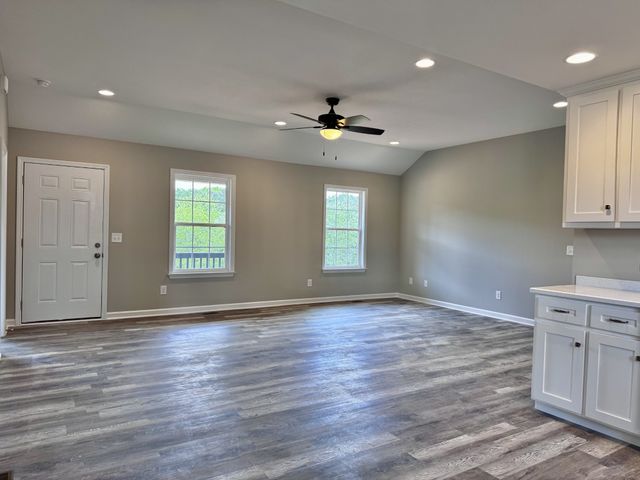 1001 Addys Ln, Lawrenceburg, TN 38464