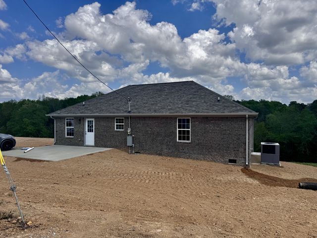 1001 Addys Ln, Lawrenceburg, TN 38464