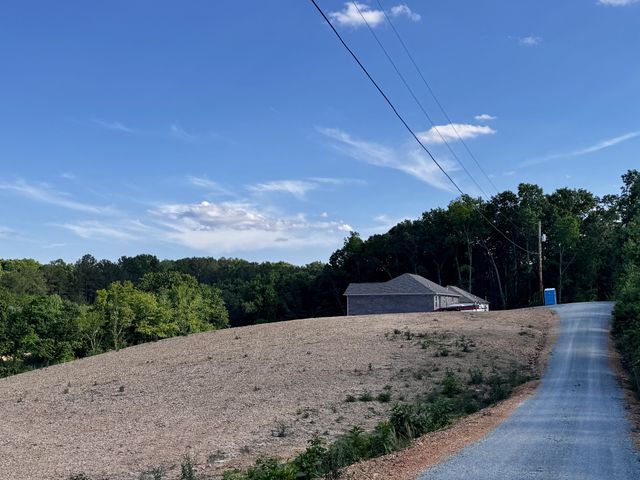 1001 Addys Ln, Lawrenceburg, TN 38464