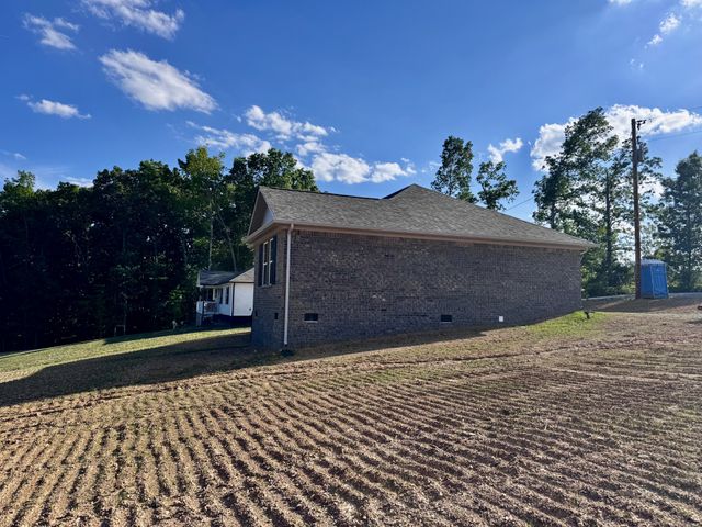 1001 Addys Ln, Lawrenceburg, TN 38464