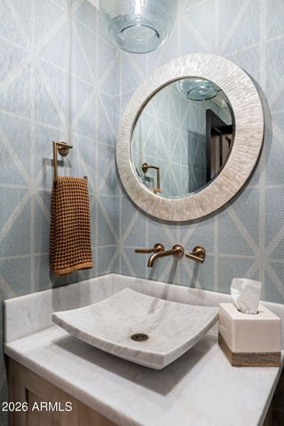 8701 N 64TH Place, Paradise Valley, AZ 85253