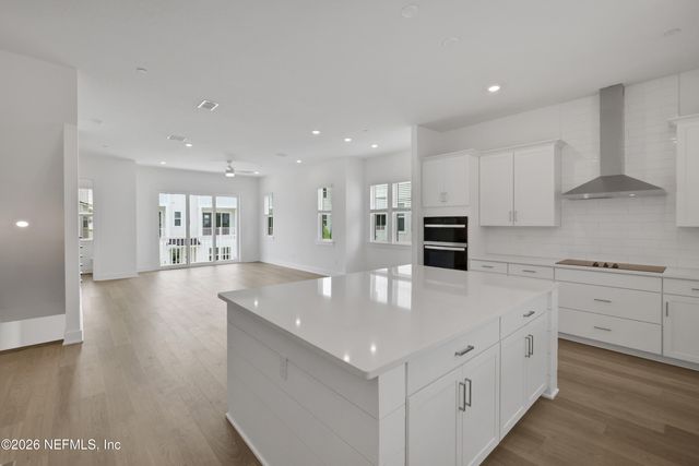 12 N BEACH Way, Jacksonville Beach, FL 32250