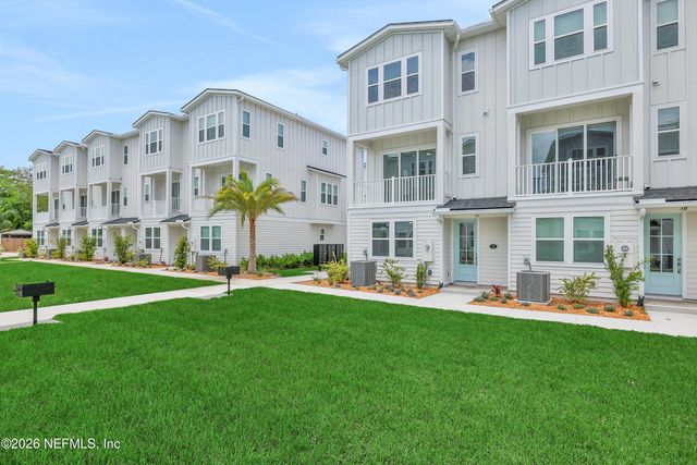 12 N BEACH Way, Jacksonville Beach, FL 32250