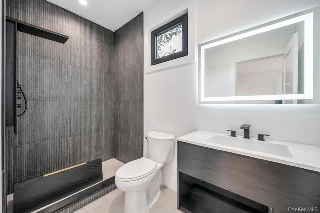 25 Red Maple Dr N, Wantagh, NY 11793