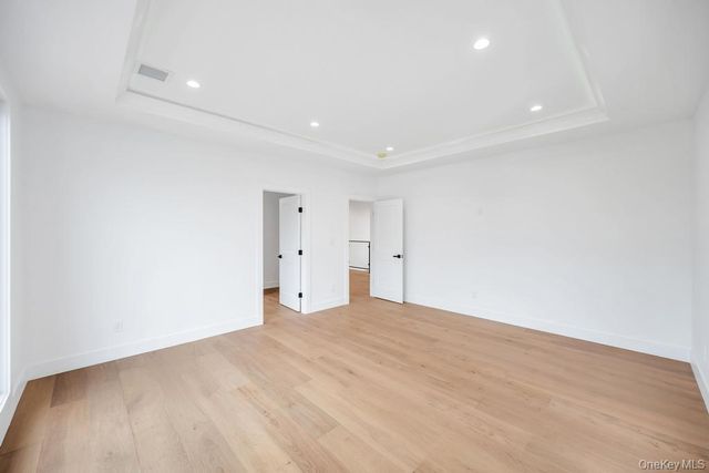 25 Red Maple Dr N, Wantagh, NY 11793