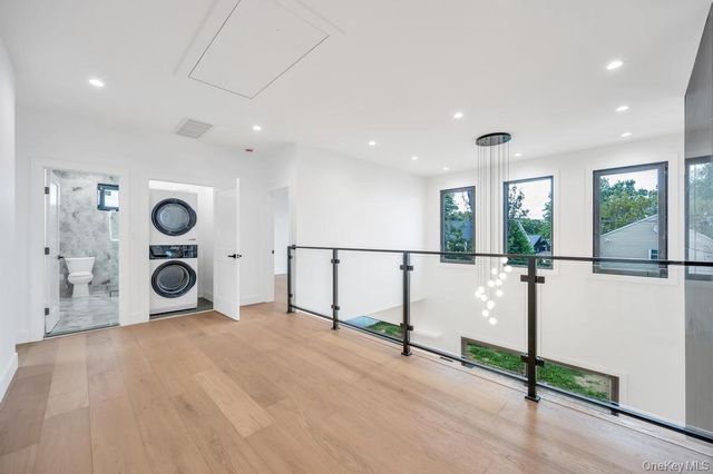 25 Red Maple Dr N, Wantagh, NY 11793