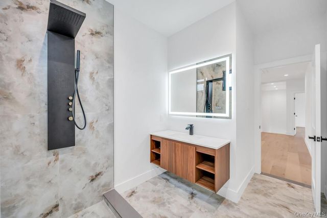 25 Red Maple Dr N, Wantagh, NY 11793