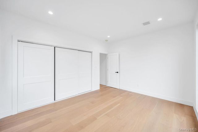 25 Red Maple Dr N, Wantagh, NY 11793