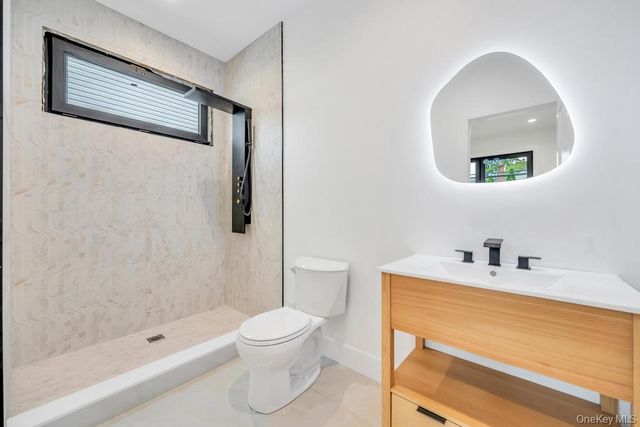 25 Red Maple Dr N, Wantagh, NY 11793