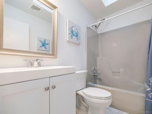 2400 Aldrich Lane, Laurel, NY 11948