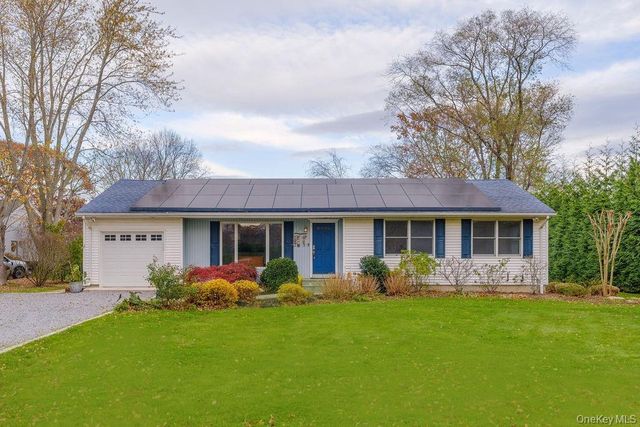 2400 Aldrich Lane, Laurel, NY 11948