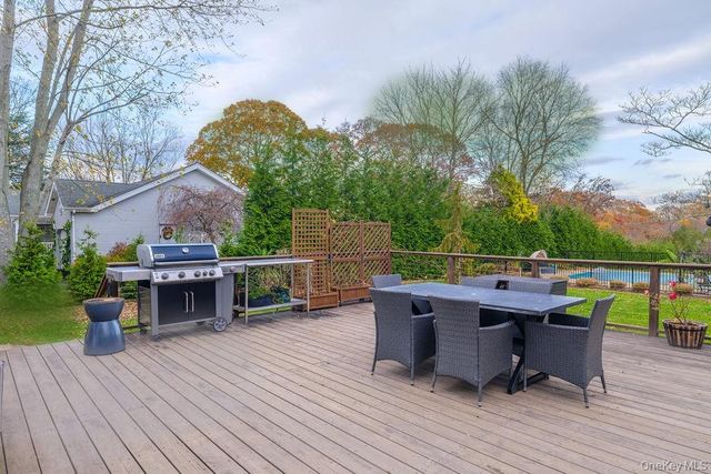 2400 Aldrich Lane, Laurel, NY 11948